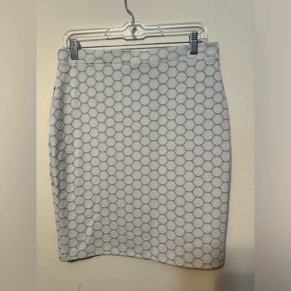 Leota Nwt Stitch Fix Nwt Ivory Black Dot Luxe Jacquard Pencil Skirt Size Pm — image 6 of 6